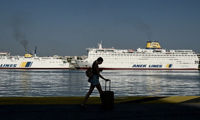 Εκπτώσεις στα ακτοπλοϊκά και αεροπορικά εισιτήρια για τους εκπαιδευτικούς