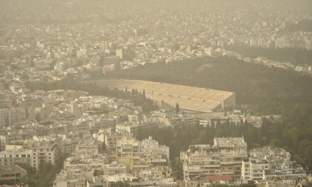 Καιρός: Πότε φεύγει η αφρικανική σκόνη - Πώς θα κάνουμε Πάσχα