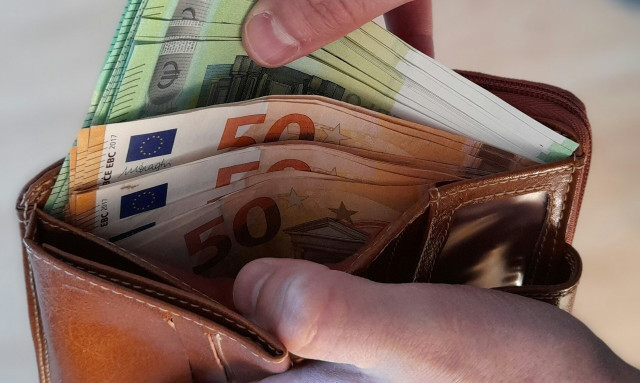 Συντάξεις Μαΐου: Ξεκίνησαν οι πληρωμές στους συνταξιούχους