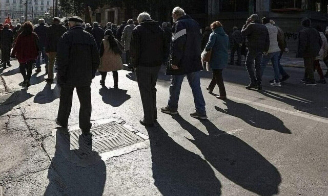 Συντάξεις: Ποιοι θα πάρουν αναδρομικά έως 15.000 ευρώ έως την άλλη εβδομάδα