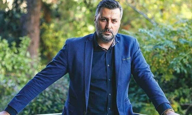 Καλλιάνος: «Ο πατέρας μου πέθανε μπροστά μου - Δεν τον έβαλαν καν στη ΜΕΘ»