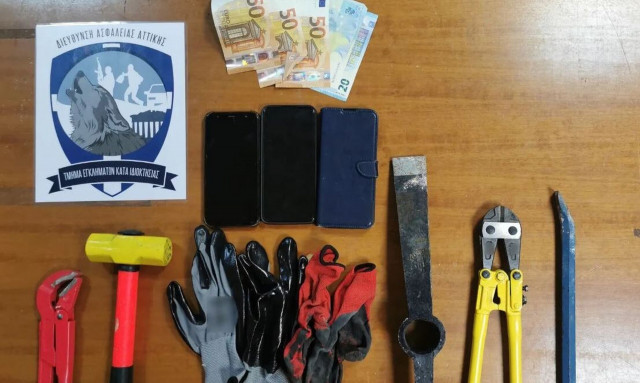 Χειροπέδες στους «Ροζ Πάνθηρες» -  «Άδειαζαν» κοσμηματοπωλεία στην Αθήνα