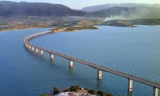 Κοζάνη: Απαγόρευση κυκλοφορίας για όλα τα οχήματα στη Γέφυρα Σερβίων