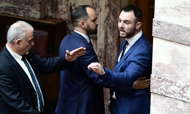 Μαρτυρία αστυνομικού για το επεισόδιο στη Βουλή - Όλα όσα ειπώθηκαν μεταξύ Φλώρου και Γραμμένου