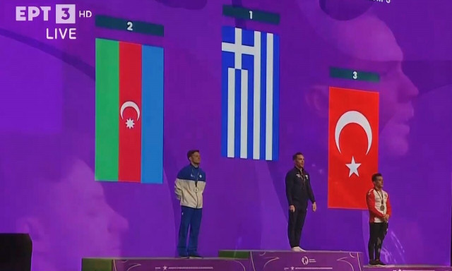 Δάκρυσε στον Εθνικό Ύμνο ο Λευτέρης Πετρούνιας – Συγκίνηση για τον κορυφαίο της γυμναστικής