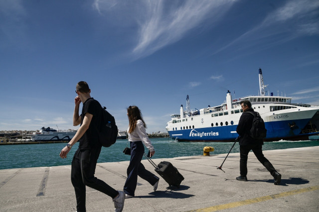 Πάσχα: Αναχωρούν οι εκδρομείς - Έκτακτα μέτρα της Τροχαίας για την ομαλή έξοδο