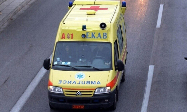 Χαλκιδική: Στο νοσοκομείο 46χρονος – Έπεσε με το αυτοκίνητό του πάνω σε σταθμευμένο φορτηγό