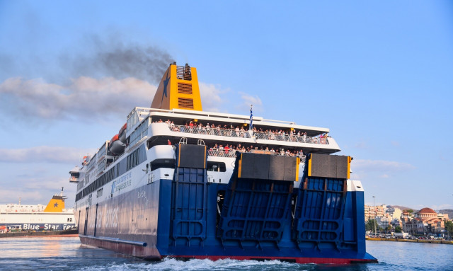 Πάσχα: Όπου «φύγει-φύγει» οι εκδρομείς - Πάνω από 25.000 επιβάτες ταξιδεύουν σήμερα