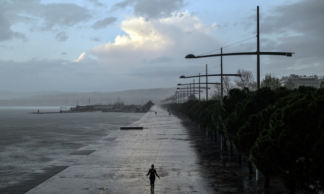 Ο καιρός τη Μεγάλη Εβδομάδα: Σε ποιες περιοχές θα σημειωθούν βροχές και καταιγίδες
