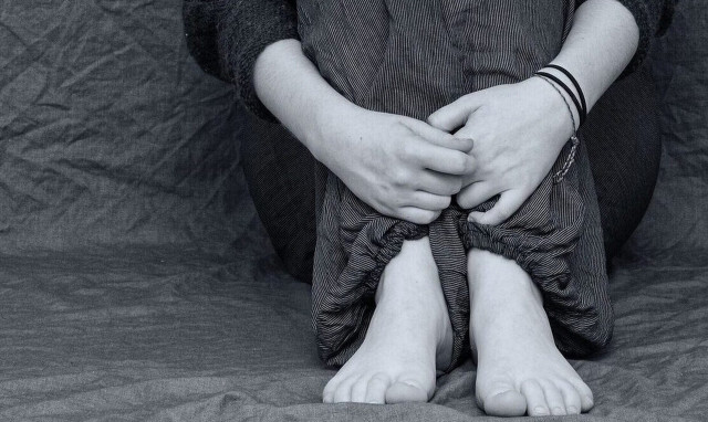 Θεσσαλονίκη: 40χρονη κατήγγειλε τον σύντροφό της ότι την ανάγκαζε να εκδίδεται και την κακοποιούσε