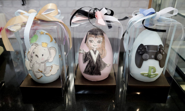 Ακρίβεια: Στα ύψη οι τιμές στα σοκολατένια αυγά – Σε τι τιμές κυμαίνονται οι λαμπάδες