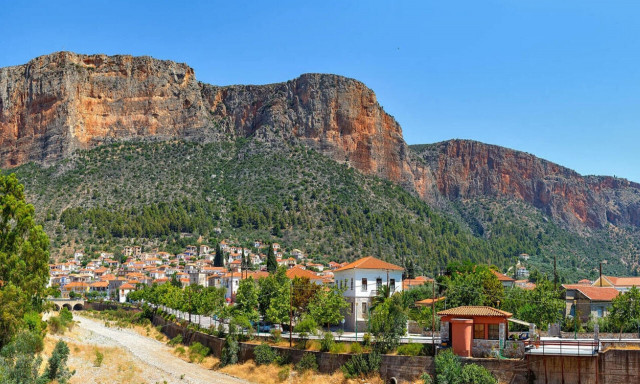 Πάσχα στο Λεωνίδιο: Το έθιμο με τα φαναράκια και η τσακώνικη φιλοξενία