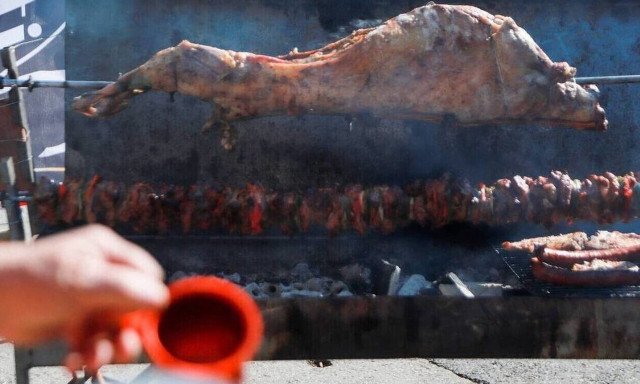 Καιρός: Κακοκαιρία και βροχές το Πάσχα - Πώς θα ψήσουμε τον οβελία