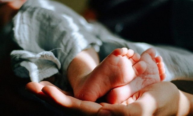 Επίδομα γέννησης: Σήμερα καταβάλλονται τα αναδρομικά στις δικαιούχους - Τα ακριβή ποσά