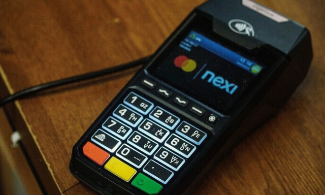 POS: Μείωση 50% στις προμήθειες τραπεζών - Μέχρι ποιο ποσό ισχύει