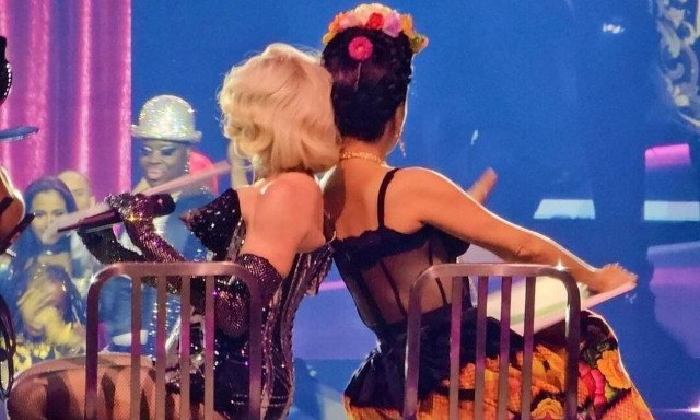 Η Σάλμα Χάγιεκ εμφανίστηκε ως «Φρίντα Κάλο» σε συναυλία της Μαντόνα