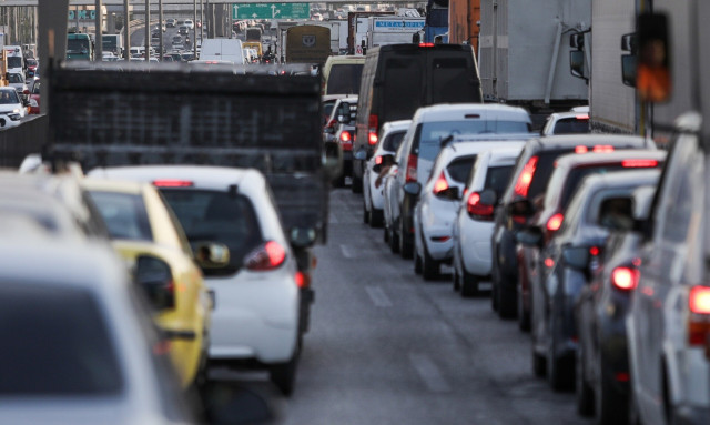 Κίνηση στους δρόμους: Μεγάλες καθυστερήσεις στην Αττική οδό