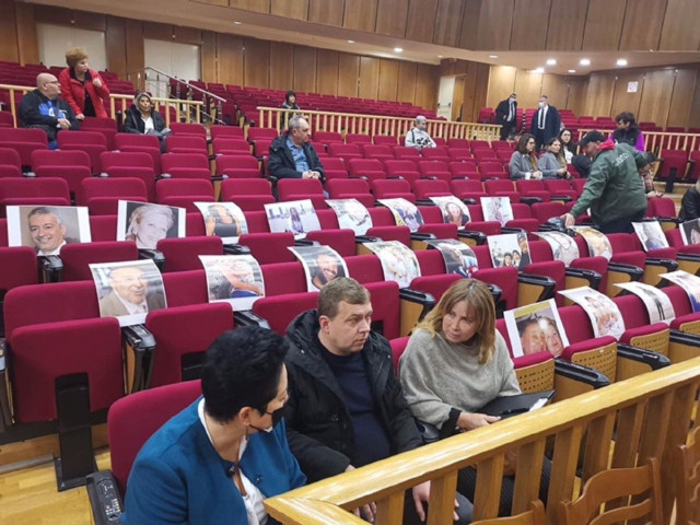 Όλα στη σιωπή κανένας φυλακή  