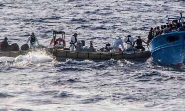 Βρετανία: Ξεκίνησαν οι απελάσεις μεταναστών στη Ρουάντα - Σε αντάλλαγμα 3.000 λίρες