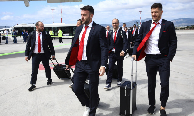 Άστον Βίλα – Ολυμπιακός: Αναχώρησαν για Αγγλία οι «ερυθρόλευκοι» - Η ώρα και το κανάλι του αγώνα