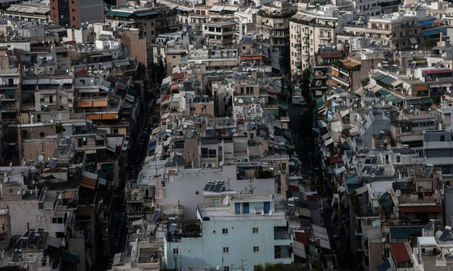 Τι γίνεται με τα ανώτατα ύψη κτηρίων; Προειδοποιεί η ΕΛΛΕΤ για τις οικοδομικές άδειες