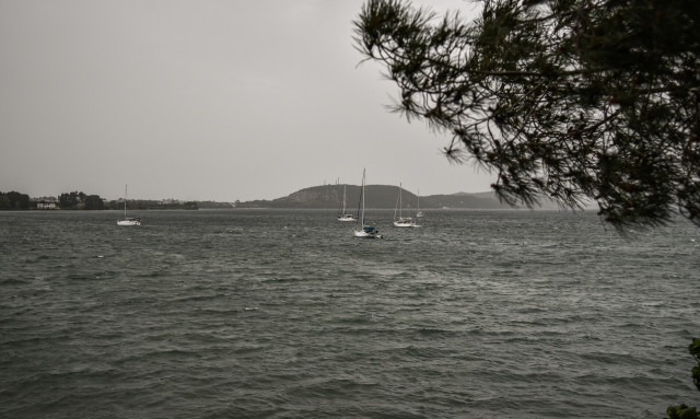 Καιρός: Προ των πυλών νέα κακοκαιρία - Έρχονται καταιγίδες από σήμερα – Πού θα βρέξει το Πάσχα