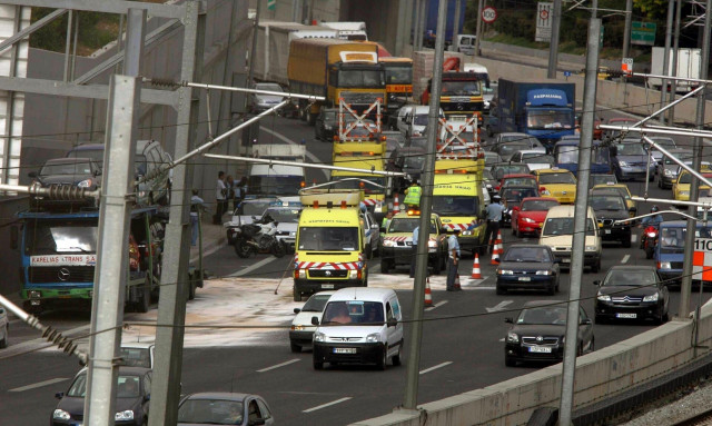 Αττική οδός: Σύγκρουση οχημάτων, μεγάλες καθυστερήσεις