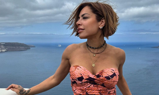 Μαριάντα Πιερίδη: Ποζάρει τόπλες και εύχεται «καλό μήνα»