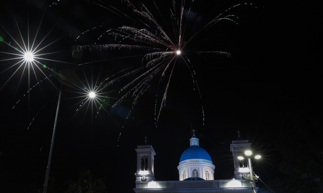 Ρόδος: Συνελήφθη 68χρονος για κατοχή 50.500 πυροτεχνημάτων