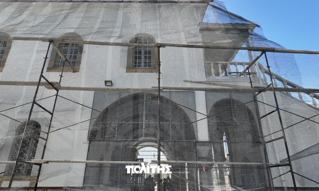 Πάσχα 2024: Όλα έτοιμα για τον φετινό ρουκετοπόλεμο στον Βροντάδο Χίου