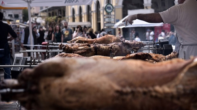 Καιρός: Aνάσταση... με ομπρέλες: Με τι καιρό θα ψήσουμε τον οβελία το Πάσχα