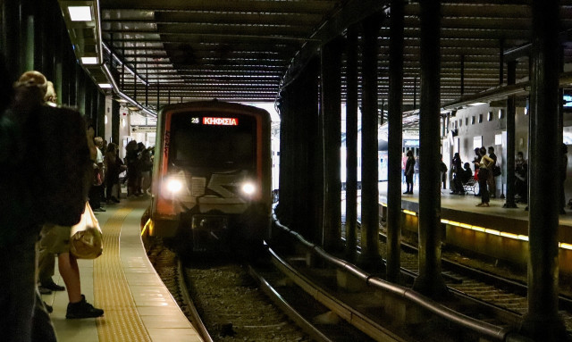 Μεγάλο Σάββατο: Πώς θα κινηθούν τα μέσα μεταφοράς - Το τελευταίο δρομολόγιο