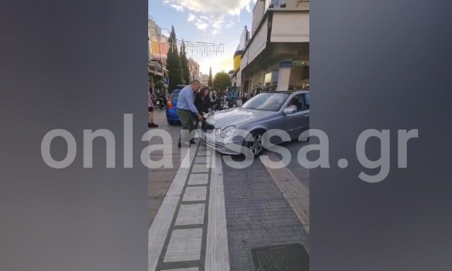 Λάρισα: Άφαντος ο «νταής» που επιχείρησε να πατήσει με το αυτοκίνητο δημοτικούς αστυνομικούς