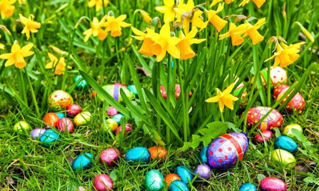 Εννέα πασχαλινές μαντινάδες για να στείλετε σε συγγενείς και φίλους