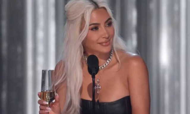 Kιμ Καρντάσιαν: «Έφαγε κράξιμο» σε ζωντανό σοου του Netflix