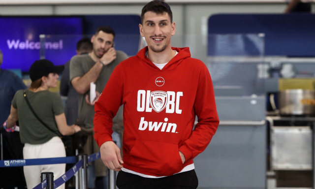 Με Λαρεντζάκη στην Βαρκελώνη ο Ολυμπιακός, παραμένει αμφίβολος