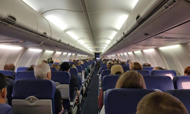 Κρήτη: Επιβάτιδα τα... έτσουξε σε πτήση και άρχισε να βρίζει και να πετά αντικείμενα