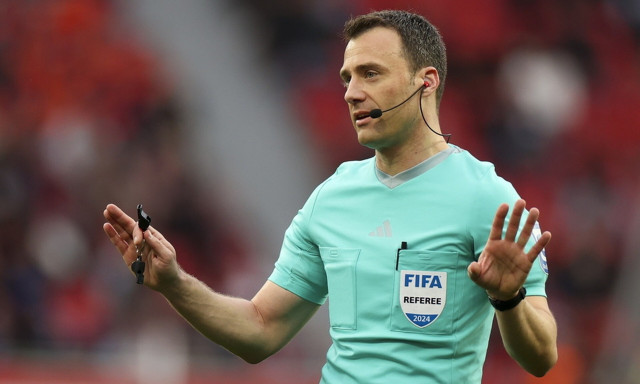 Ολυμπιακός - Άστον Βίλα: Ο Τσβάιερ «σφυρίζει» στην ημιτελική ρεβάνς του Conference League