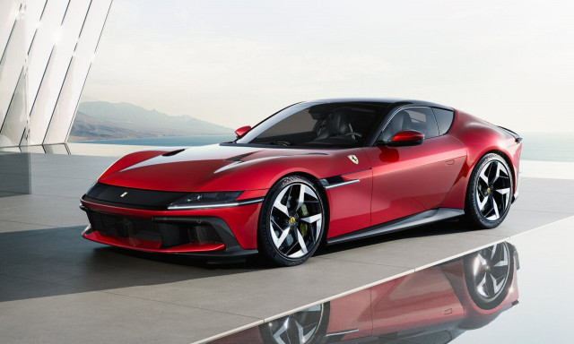 Η καινούργια ναυαρχίδα της Ferrari λέγεται 12Cilindri