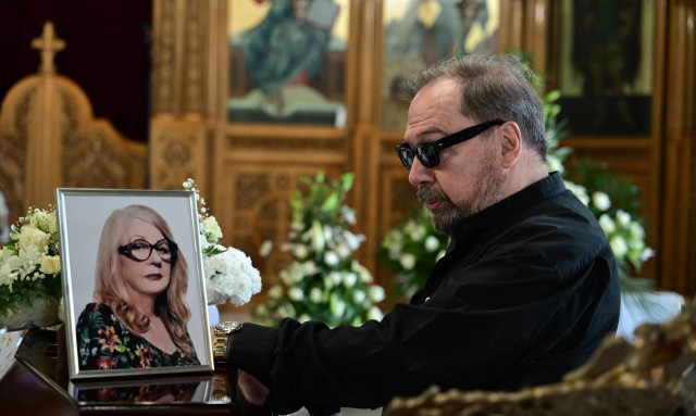 Άννα Παναγιωτοπούλου: Σε κλίμα οδύνης το τελευταίο αντίο στην αγαπημένη ηθοποιό