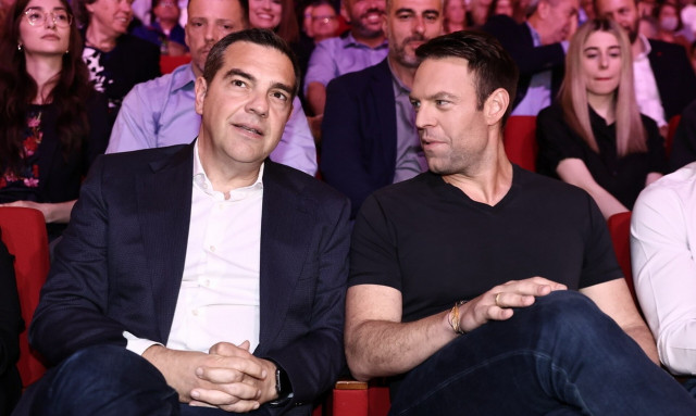 «Μέτωπο» κατά Μητσοτάκη επιδιώκει ο Κασσελάκης, αλλά η «ψυχή» του ανοίγει με τον Τσίπρα