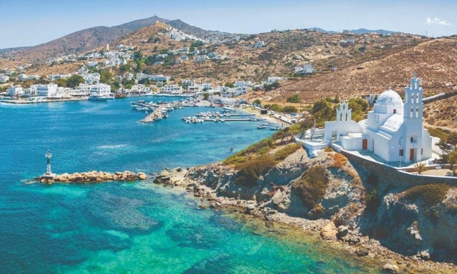 Vanity Fair και Conde Nast Traveller προτείνουν Ίο