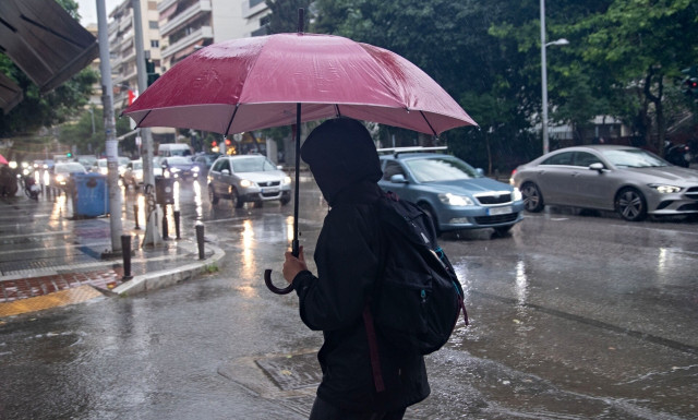 Καιρός: Πού θα «χτυπήσει» η κακοκαιρία τις επόμενες ώρες – Λασποβροχές και πτώση της θερμοκρασίας