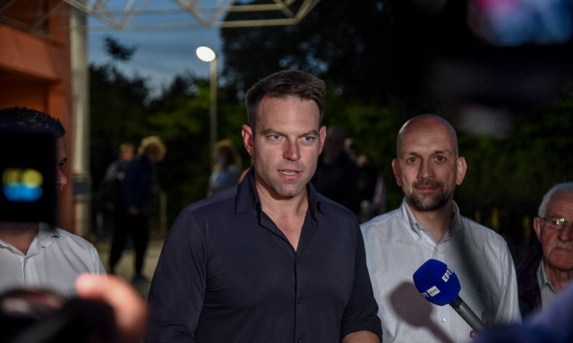 ΣΥΡΙΖΑ: Οι «νεοκασσελίστας» απειλούν τους «κασσελίστας» και ζητούν τα «κεφάλια» της «παλιάς φρουράς»