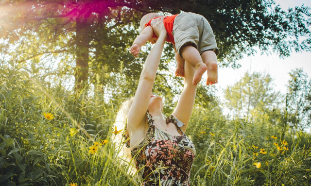 Μάνα είναι οι ρίζες μας, όχι… γονέας 2!