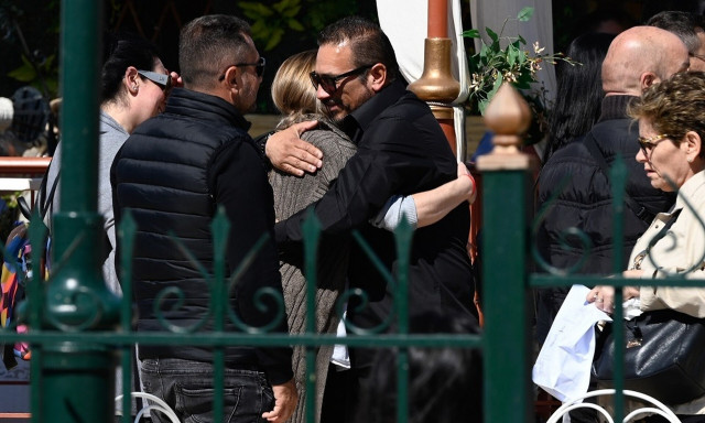 Άγιοι Ανάργυροι: «Δεν ήθελα ταξί» - Ραγίζουν καρδιές οι επιγραφές στο μνήμα της Κυριακής Γρίβα