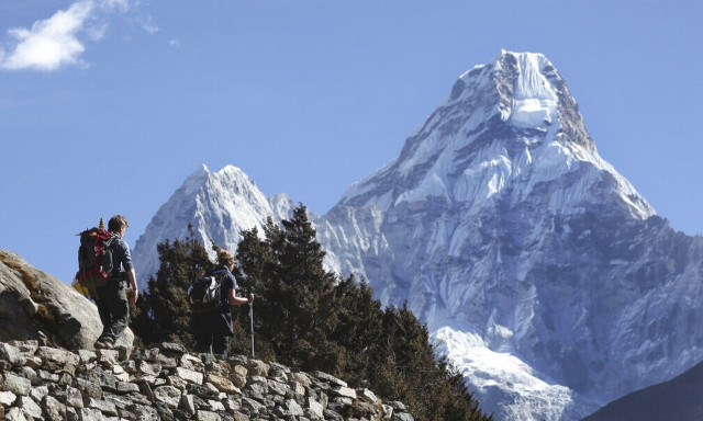 Έβερεστ: Διπλό παγκόσμιο ρεκόρ στη «Σκεπή του Κόσμου» - Τα νέα ιστορικά κατορθώματα