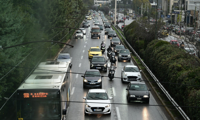 Κίνηση τώρα στους δρόμους της Αττικής: Στο κόκκινο Κηφισός, Κηφισίας και Αλίμου - Κατεχάκη