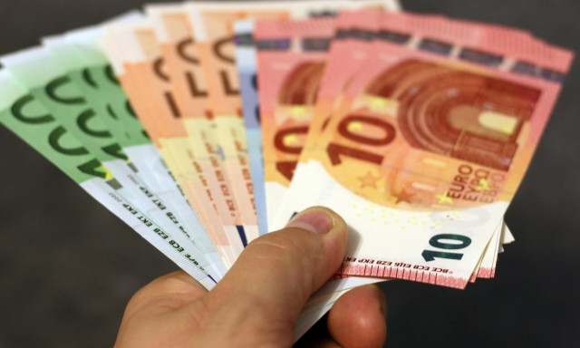 Λάρισα: Πήγε σε τράπεζα να ανταλλάξει 40.000 ευρώ, που είχαν κλαπεί από την Λιβύη επί Καντάφι