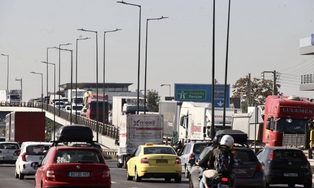 Αυξημένη κίνηση στους δρόμους της Αττικής